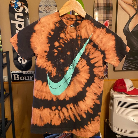 Boys Nike custom one of one spiral reverse dye - Picture 3 of 5